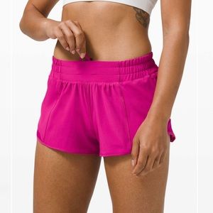 Great condition RARE raspberry hottie hot shorts size 10 2.5 inches, never worn.